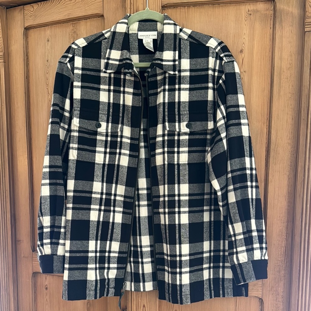 Jones New York Sport size L, black and white buffalo plaid zippered jacket/shirt